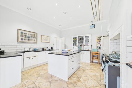 6 bedroom Manor House for sale in Burnham Manor - Burnham, Barton-upon-Humber, North Lincolnshire, DN18