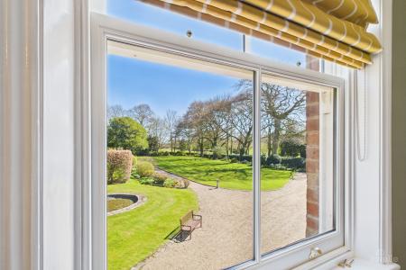 6 bedroom Manor House for sale in Burnham Manor - Burnham, Barton-upon-Humber, North Lincolnshire, DN18