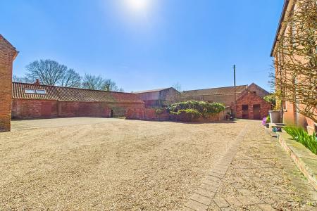 6 bedroom Manor House for sale in Burnham Manor - Burnham, Barton-upon-Humber, North Lincolnshire, DN18