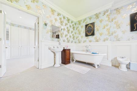 6 bedroom Manor House for sale in Burnham Manor - Burnham, Barton-upon-Humber, North Lincolnshire, DN18