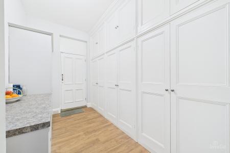 6 bedroom Manor House for sale in Burnham Manor - Burnham, Barton-upon-Humber, North Lincolnshire, DN18