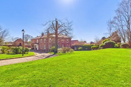 6 bedroom Manor House for sale in Burnham Manor - Burnham, Barton-upon-Humber, North Lincolnshire, DN18