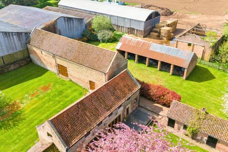 6 bedroom Manor House for sale in Burnham Manor - Burnham, Barton-upon-Humber, North Lincolnshire, DN18