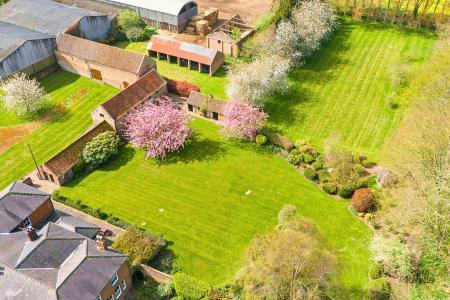 6 bedroom Manor House for sale in Burnham Manor - Burnham, Barton-upon-Humber, North Lincolnshire, DN18