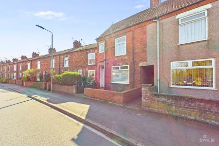3 bedroom Terraced House for sale in Butts Road, Barton-upon-Humber, North Lincolnshire, DN18