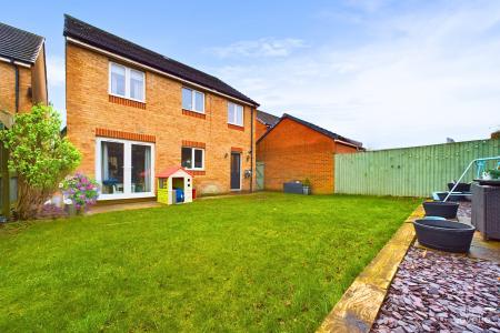 4 bedroom Detached house for sale in Clipson Crest, Barton-upon-Humber, North Lincolnshire, DN18