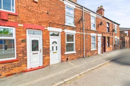 3 bedroom Terraced House for sale in Dam Road, Barton-upon-Humber, North Lincolnshire, DN18