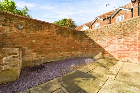 2 bedroom Character Property for sale in Kingsgarth, Barton-upon-Humber, North Lincolnshire, DN18