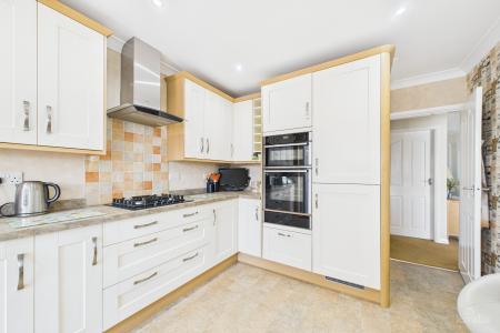 3 bedroom Detached bungalow for sale in Millfields, Barton-upon-Humber, North Lincolnshire, DN18