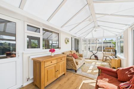 3 bedroom Detached bungalow for sale in Millfields, Barton-upon-Humber, North Lincolnshire, DN18