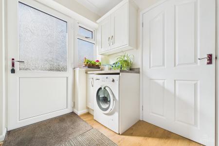 3 bedroom Detached bungalow for sale in Millfields, Barton-upon-Humber, North Lincolnshire, DN18