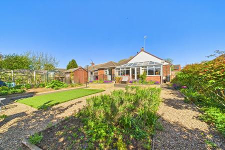 3 bedroom Detached bungalow for sale in Millfields, Barton-upon-Humber, North Lincolnshire, DN18