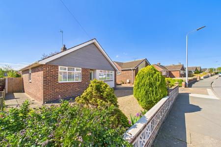3 bedroom Detached bungalow for sale in Millfields, Barton-upon-Humber, North Lincolnshire, DN18