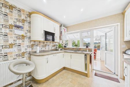 3 bedroom Detached bungalow for sale in Millfields, Barton-upon-Humber, North Lincolnshire, DN18
