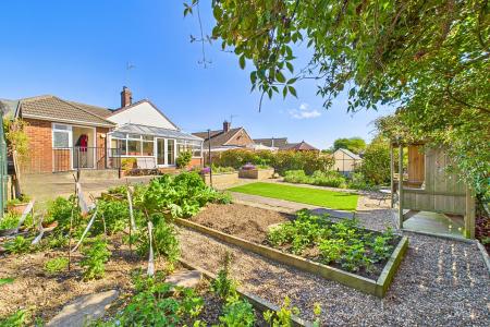 3 bedroom Detached bungalow for sale in Millfields, Barton-upon-Humber, North Lincolnshire, DN18