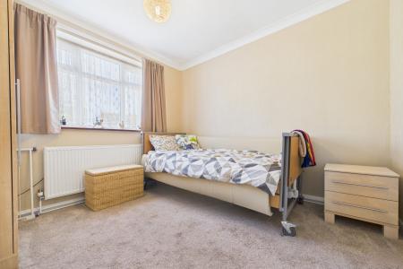 3 bedroom Detached bungalow for sale in Millfields, Barton-upon-Humber, North Lincolnshire, DN18