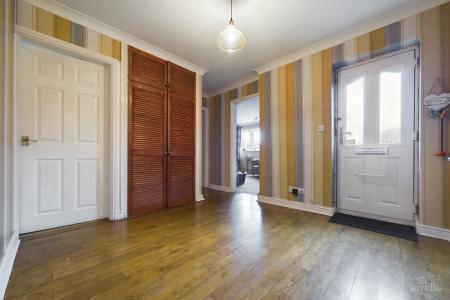 3 bedroom Detached bungalow for sale in Nicolson Drive, Barton-upon-Humber, North Lincolnshire, DN18