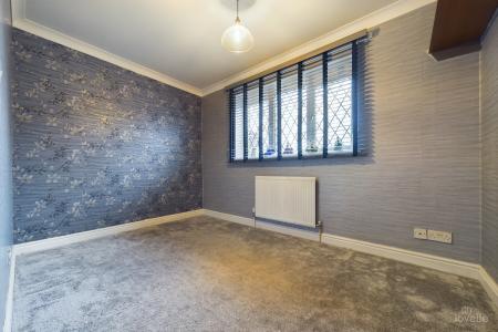 3 bedroom Detached bungalow for sale in Nicolson Drive, Barton-upon-Humber, North Lincolnshire, DN18