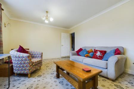 3 bedroom Detached bungalow for sale in Nicolson Drive, Barton-upon-Humber, North Lincolnshire, DN18