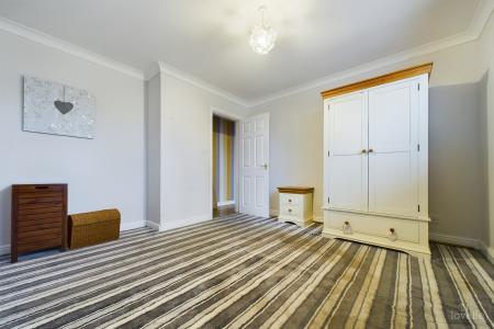 3 bedroom Detached bungalow for sale in Nicolson Drive, Barton-upon-Humber, North Lincolnshire, DN18