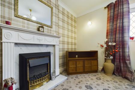 3 bedroom Detached bungalow for sale in Nicolson Drive, Barton-upon-Humber, North Lincolnshire, DN18