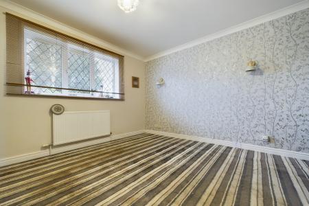 3 bedroom Detached bungalow for sale in Nicolson Drive, Barton-upon-Humber, North Lincolnshire, DN18