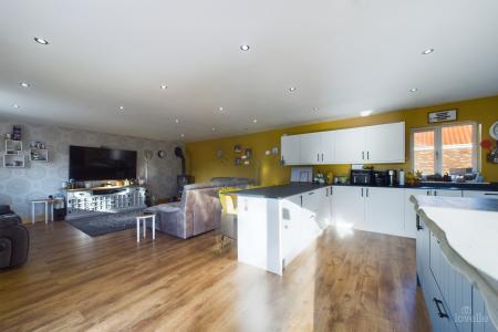 5 bedroom Detached house for sale in North End, Goxhill, North Lincolnshire, DN19