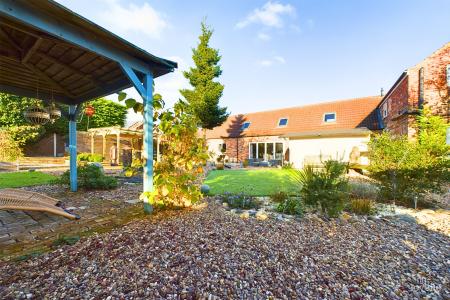 5 bedroom Detached house for sale in North End, Goxhill, North Lincolnshire, DN19