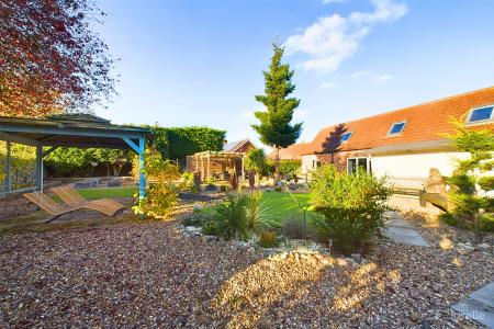 5 bedroom Detached house for sale in North End, Goxhill, North Lincolnshire, DN19