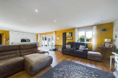 5 bedroom Detached house for sale in North End, Goxhill, North Lincolnshire, DN19