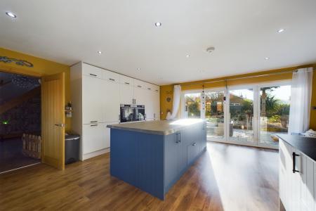 5 bedroom Detached house for sale in North End, Goxhill, North Lincolnshire, DN19