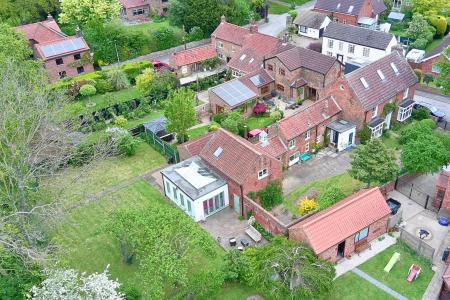 6 bedroom Detached house for sale in North Street, Barrow-upon-Humber, North Lincolnshire, DN19