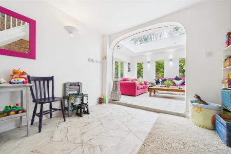 6 bedroom Detached house for sale in North Street, Barrow-upon-Humber, North Lincolnshire, DN19