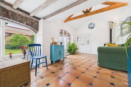 6 bedroom Detached house for sale in North Street, Barrow-upon-Humber, North Lincolnshire, DN19