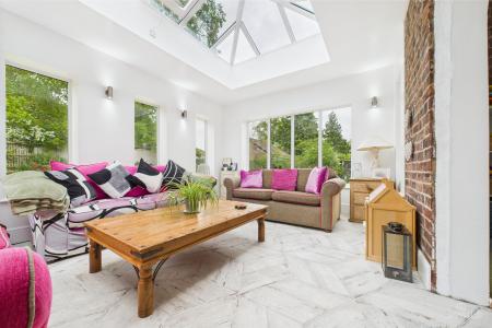 6 bedroom Detached house for sale in North Street, Barrow-upon-Humber, North Lincolnshire, DN19