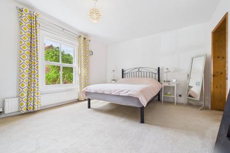 6 bedroom Detached house for sale in North Street, Barrow-upon-Humber, North Lincolnshire, DN19