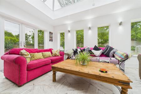 6 bedroom Detached house for sale in North Street, Barrow-upon-Humber, North Lincolnshire, DN19