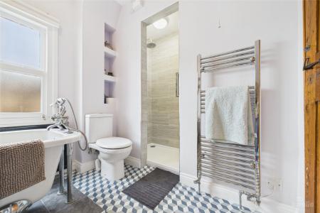 6 bedroom Detached house for sale in North Street, Barrow-upon-Humber, North Lincolnshire, DN19