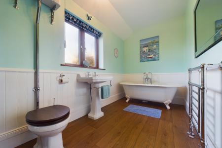 4 bedroom Detached house for sale in North Street, Barrow-upon-Humber, North Lincolnshire, DN19