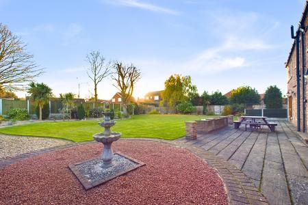 4 bedroom Detached house for sale in North Street, Barrow-upon-Humber, North Lincolnshire, DN19