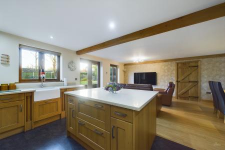 4 bedroom Detached house for sale in North Street, Barrow-upon-Humber, North Lincolnshire, DN19