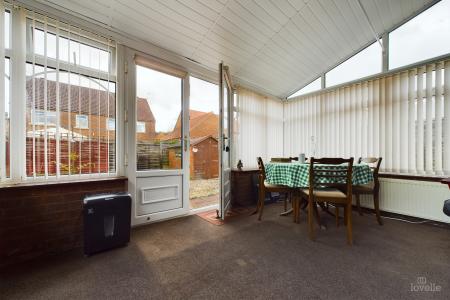 2 bedroom Semi-detached house for sale in Nursery Close, Barton-upon-Humber, North Lincolnshire, DN18