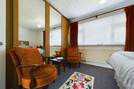 2 bedroom Semi-detached house for sale in Nursery Close, Barton-upon-Humber, North Lincolnshire, DN18