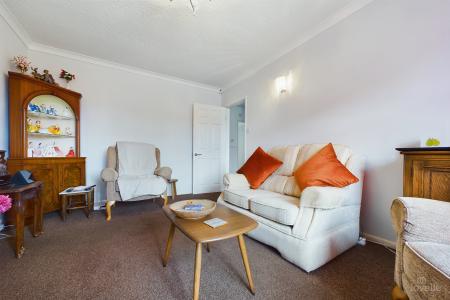 2 bedroom Semi-detached house for sale in Nursery Close, Barton-upon-Humber, North Lincolnshire, DN18