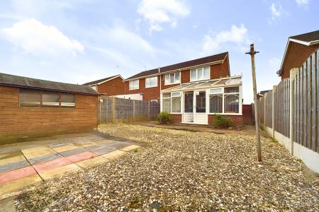 2 bedroom Semi-detached house for sale in Nursery Close, Barton-upon-Humber, North Lincolnshire, DN18