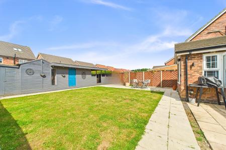 6 bedroom Detached house for sale in Orangeleaf Way, Barton-upon-Humber, North Lincolnshire, DN18