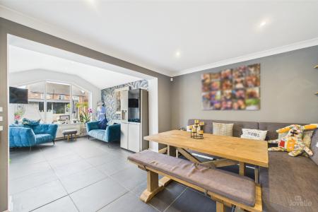 6 bedroom Detached house for sale in Orangeleaf Way, Barton-upon-Humber, North Lincolnshire, DN18
