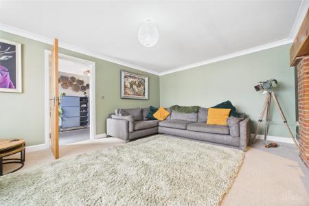 6 bedroom Detached house for sale in Orangeleaf Way, Barton-upon-Humber, North Lincolnshire, DN18