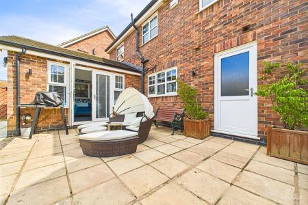 6 bedroom Detached house for sale in Orangeleaf Way, Barton-upon-Humber, North Lincolnshire, DN18