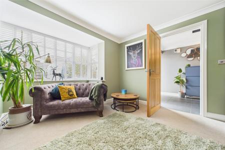 6 bedroom Detached house for sale in Orangeleaf Way, Barton-upon-Humber, North Lincolnshire, DN18